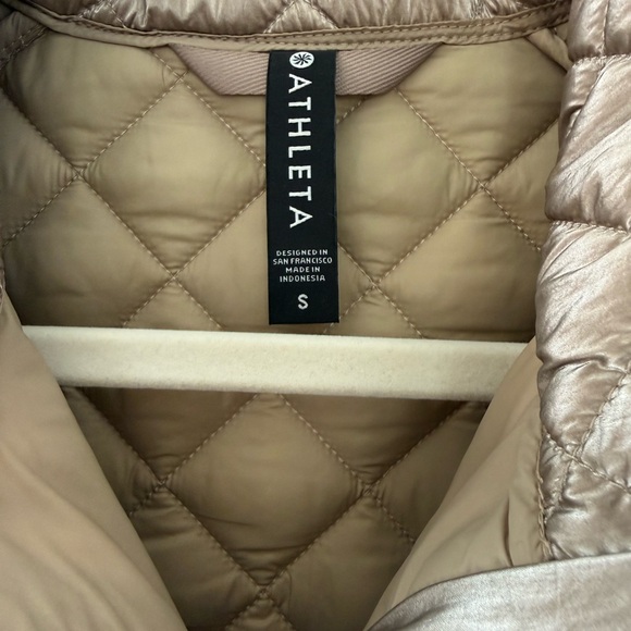 ATHLETA WHISPER FEATHERLESS PUFFER JACKET - Picture 5 of 5